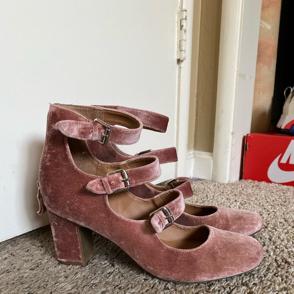 buckled suede blush heels